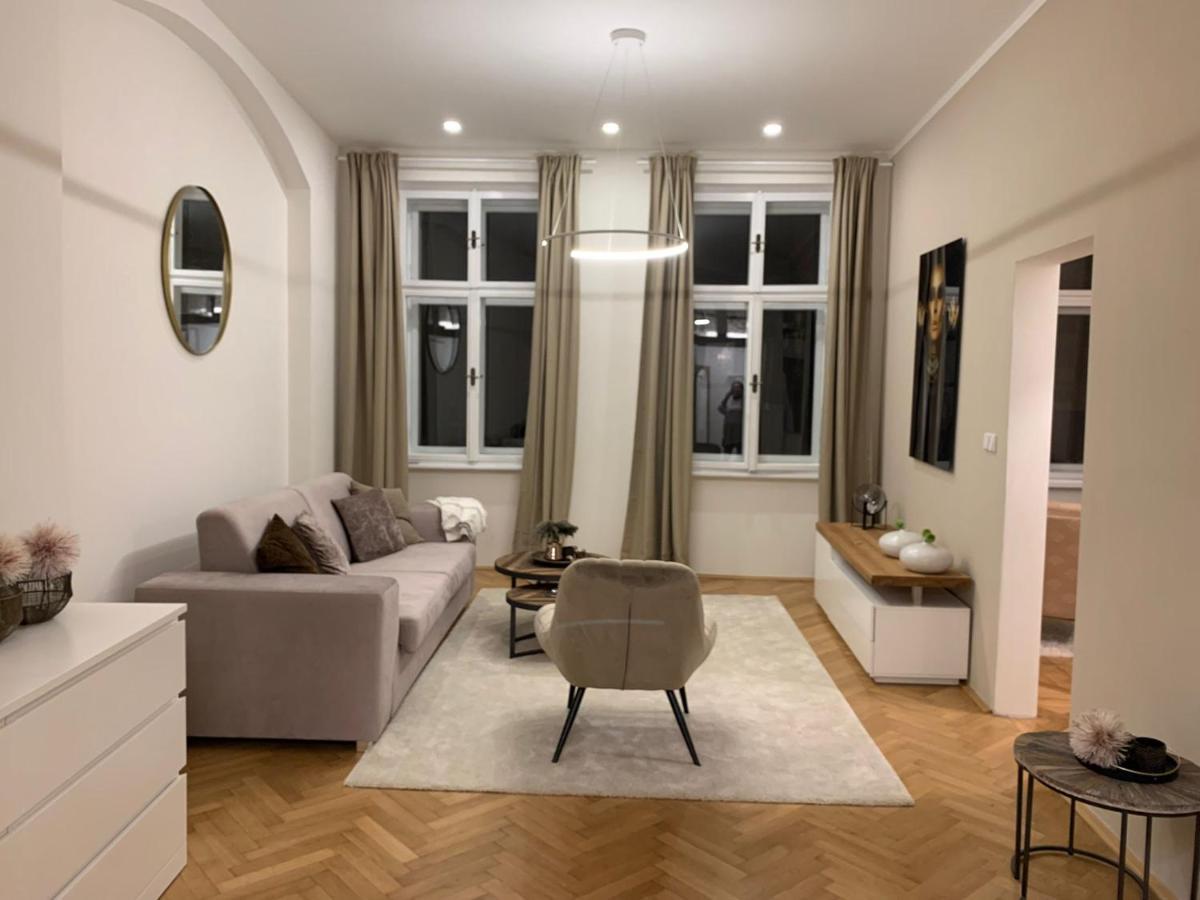Bella Vista Collonade Apartment การ์โลวีวารี ภายนอก รูปภาพ