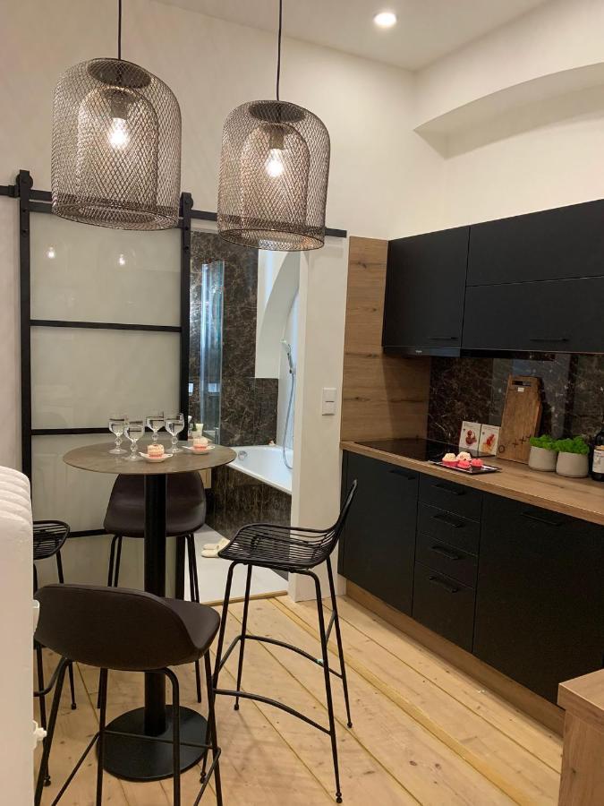 Bella Vista Collonade Apartment การ์โลวีวารี ภายนอก รูปภาพ